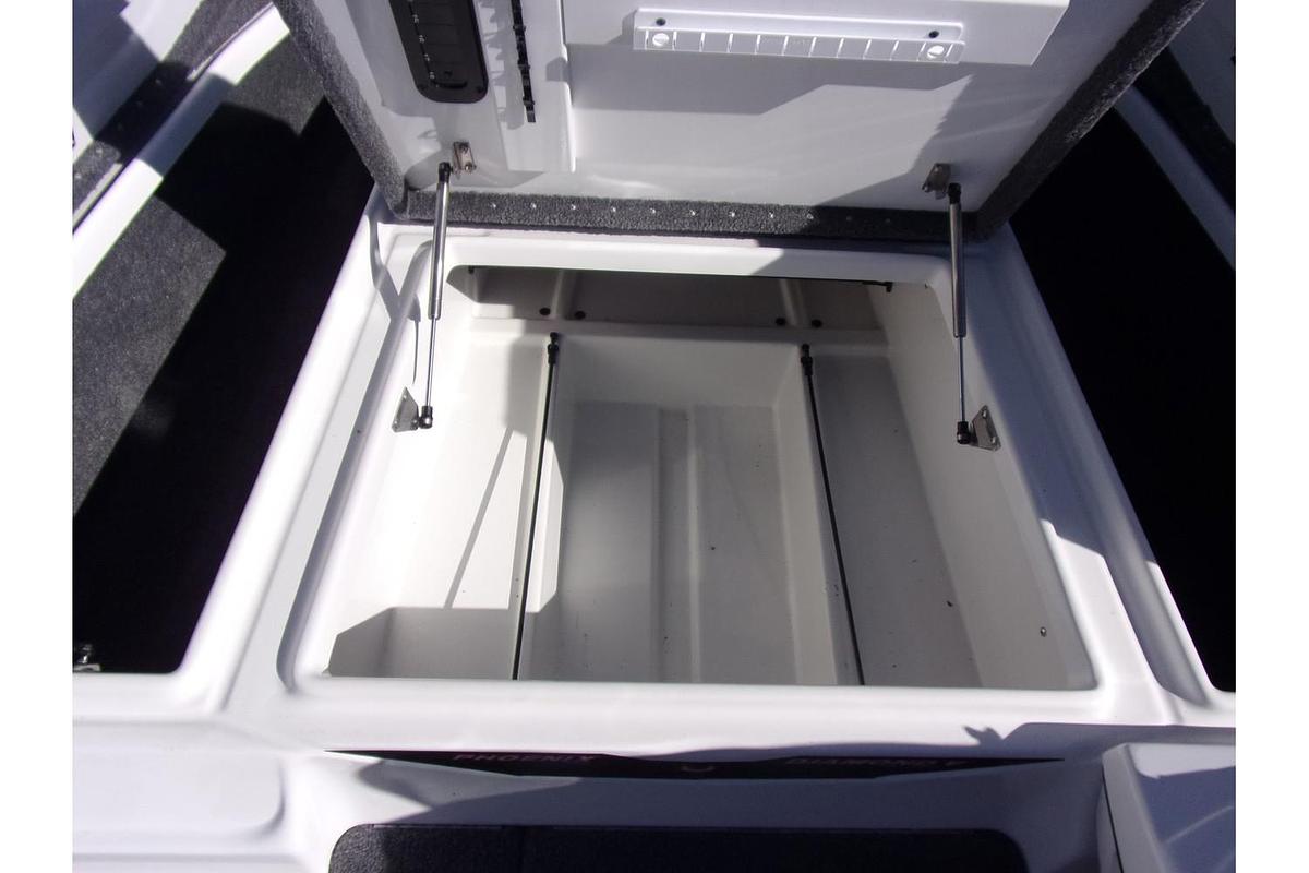 Used 2018 Phoenix Boats 618 Pro - like new with only 20 hours!