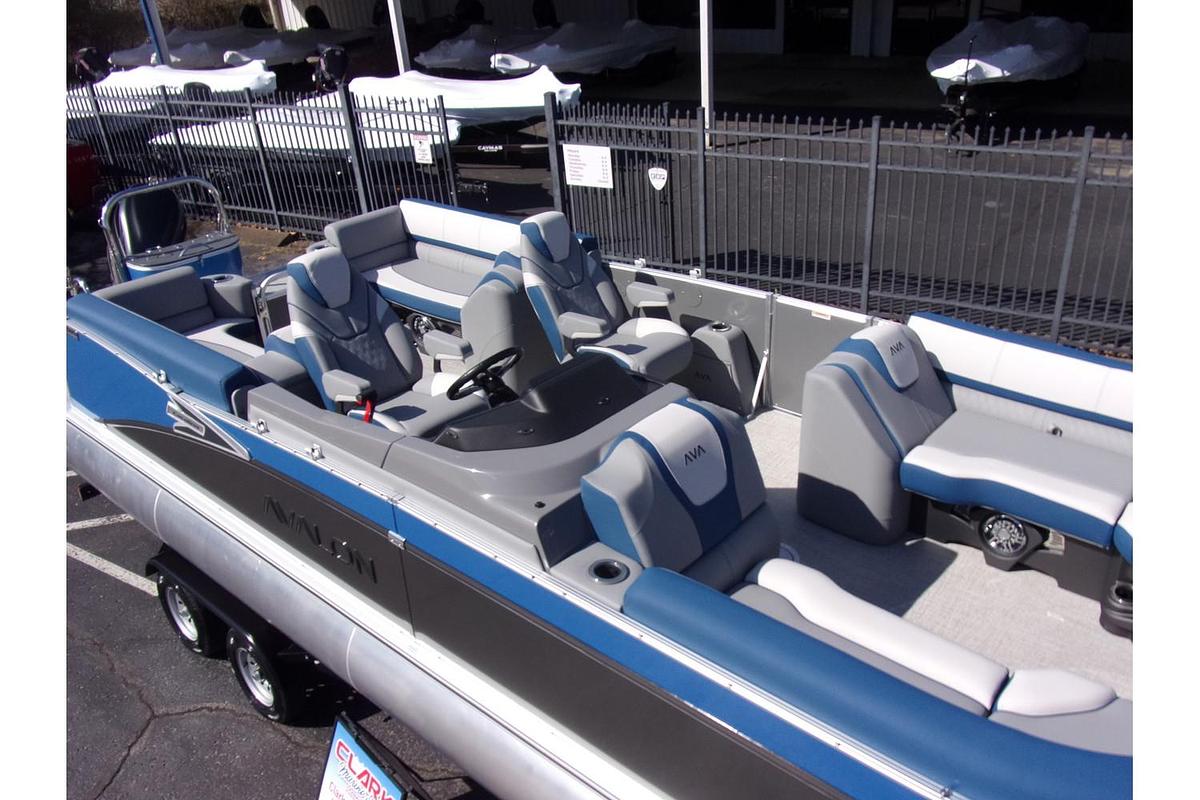 2025 Avalon Catalina 23' Quad Lounger triple log with Suzuki 250