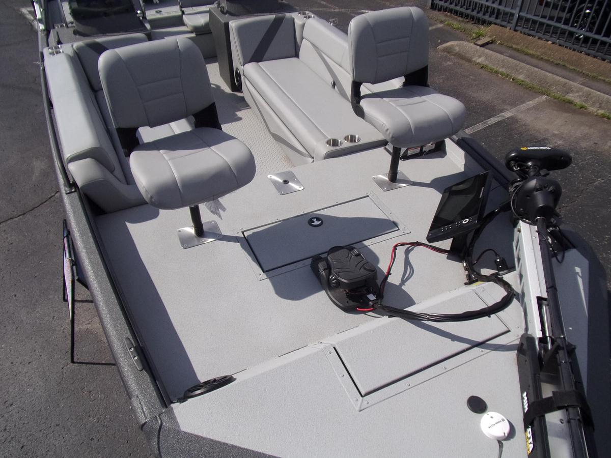 Used 2022 SeaArk Big Easy - with only 3 hours!