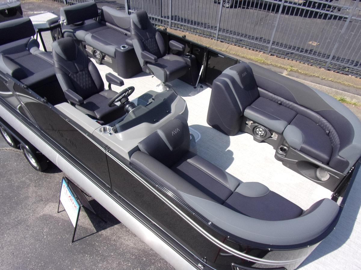 2026 Avalon 23 LSZ Quad Lounger Shift triple log with Suzuki DF 250 SS 4-stroke