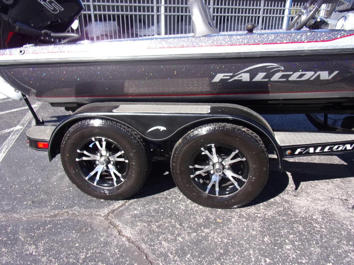 Used 2019 Falcon F 195 with 2024 Mercury 200 Pro XS w/27 hours and Platinum warranty until 2030