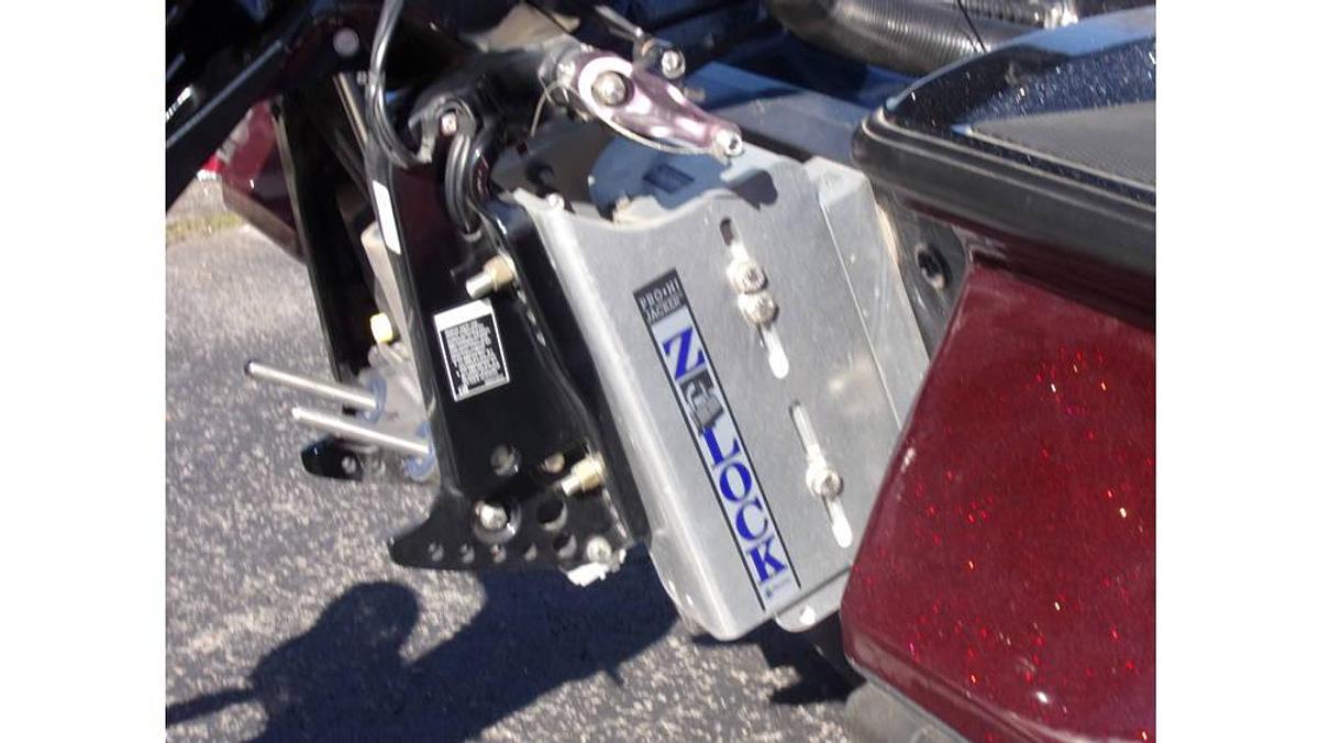 Caymas NEW 2023 CX 19 with a Mercury 225 Pro XS