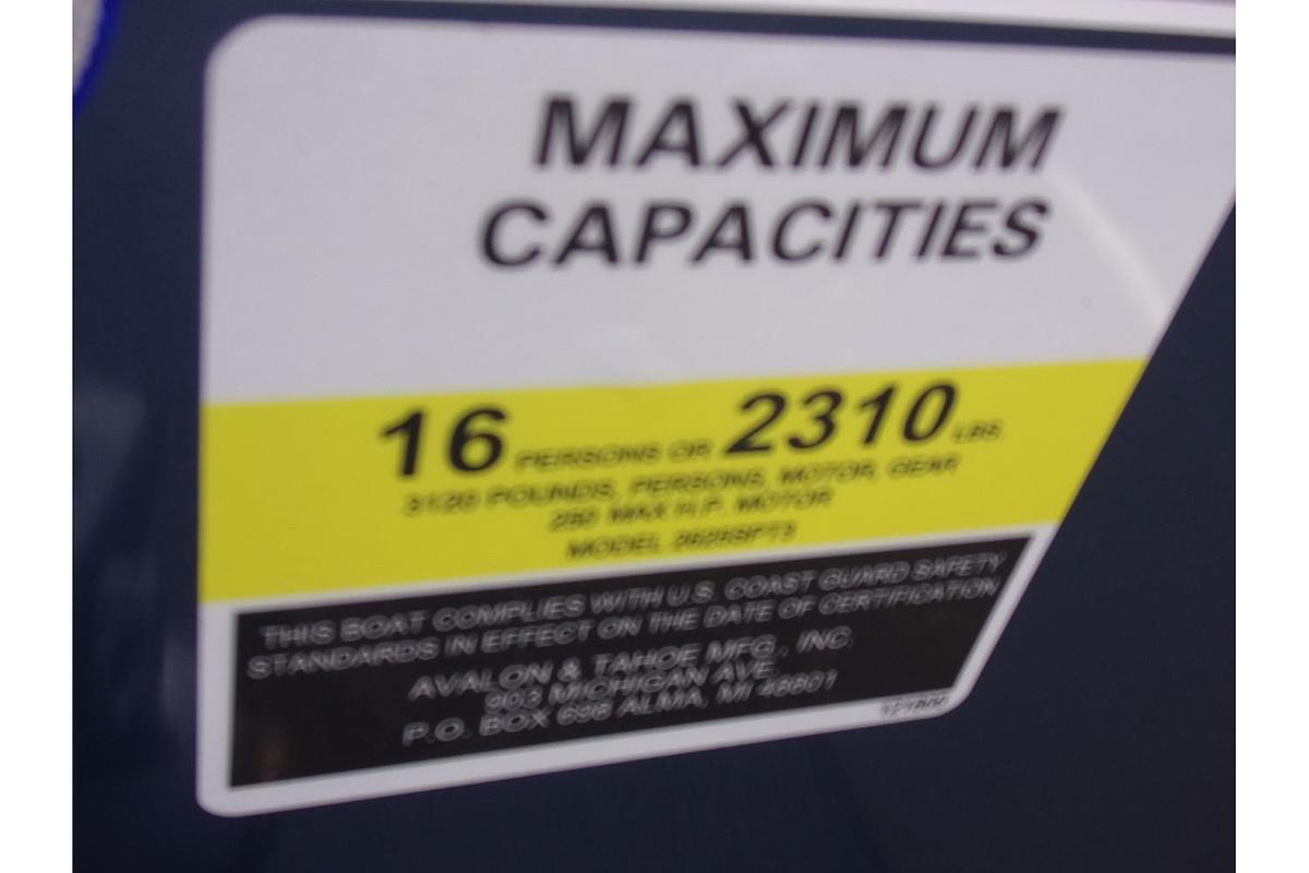 2025 Avalon 25 LSZ Quad Lounger Shift triple log with Mercury 250 Pro XS 4-stroke