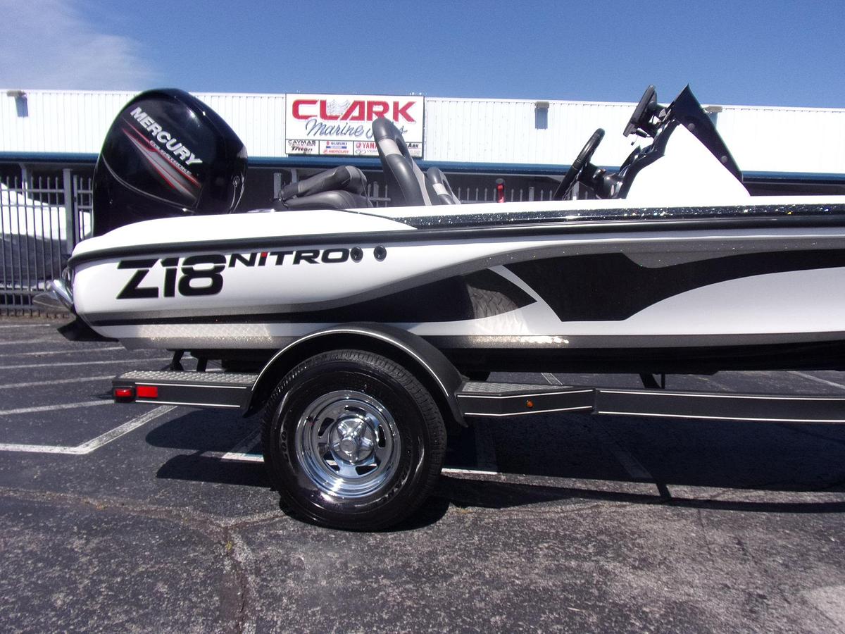 Used 2017 Nitro Z 18 DUAL CONSOLE with low hour MERCURY 150 4-stroke