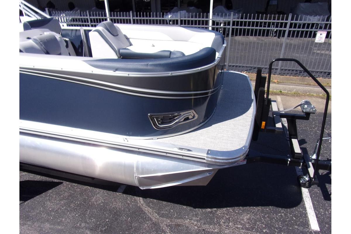 2025 Avalon 25 LSZ Quad Lounger Shift triple log with Mercury 250 Pro XS 4-stroke