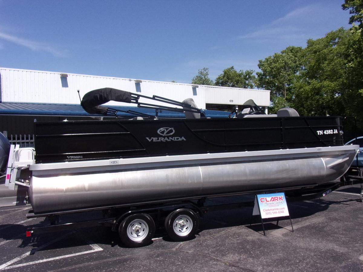 Used 2024 Veranda VF22F4 triple log with Yamaha F 150 LC and trailer