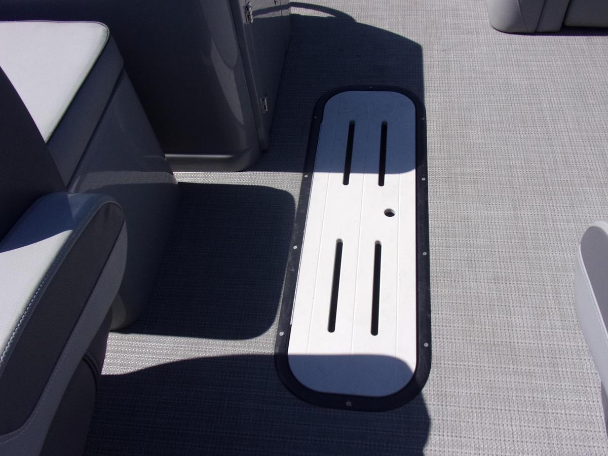 Used 2024 Veranda VF22F4 triple log with Yamaha F 150 LC and trailer