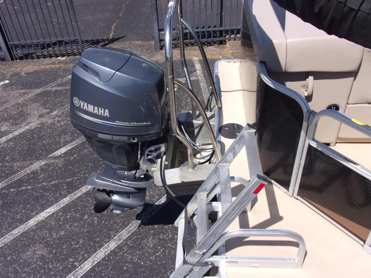 Used 2014 Sweetwater 2086 with Yamaha F90