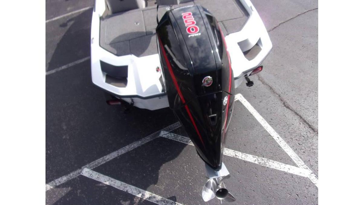 Used 2020 Vexus VX20 with only 30 HOURS!