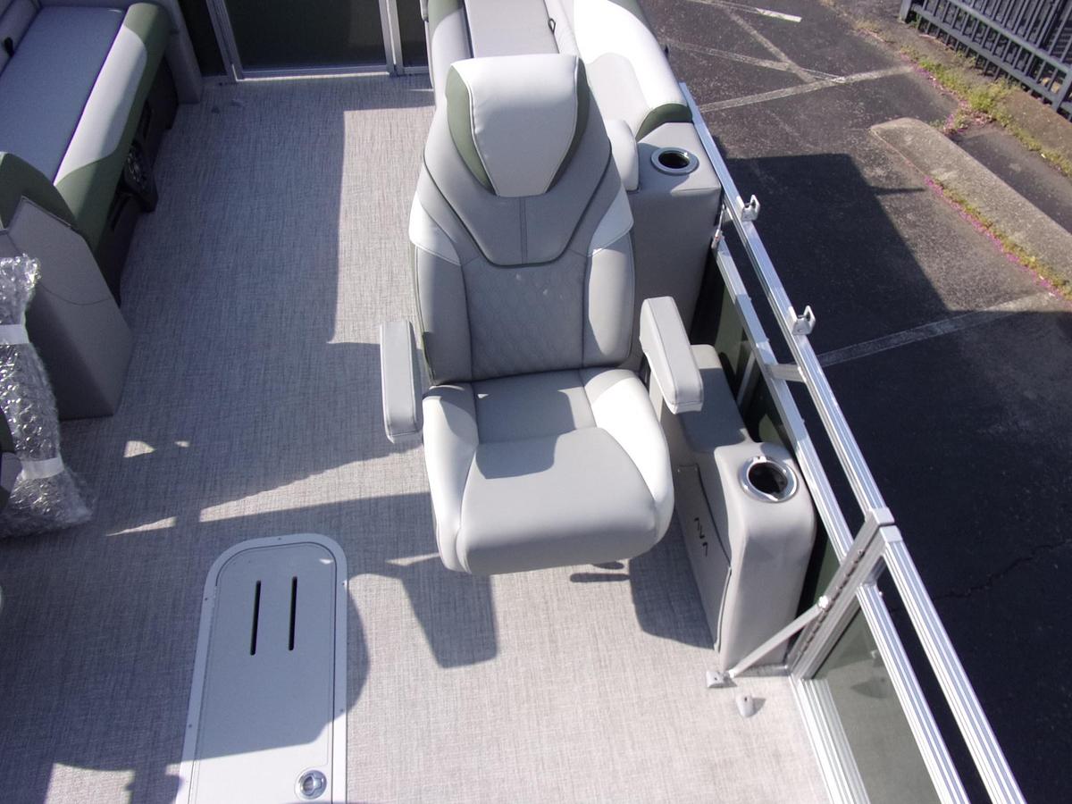 2026 Avalon Venture 85 Quad triple log with trailer