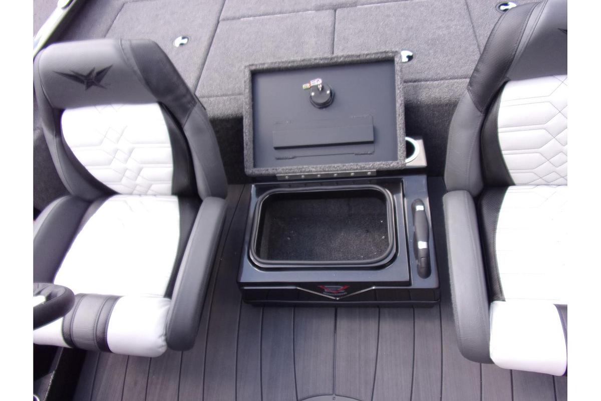 2026 Vexus AVX 2100 Blackout