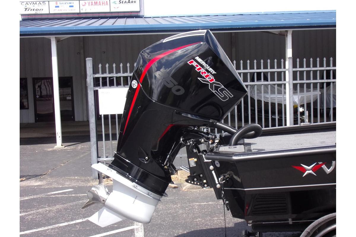 2026 Vexus AVX 2100 Blackout