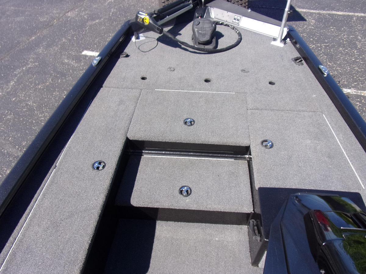 Used 2021 Vexus AVX 181 with Mercury 60 C.T. with 65 hours