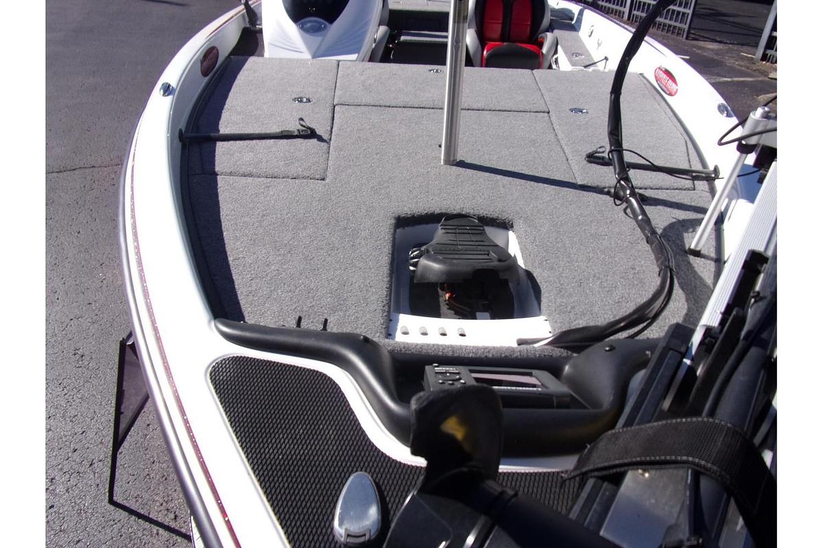 Used 2018 Phoenix Boats 618 Pro - like new with only 20 hours!