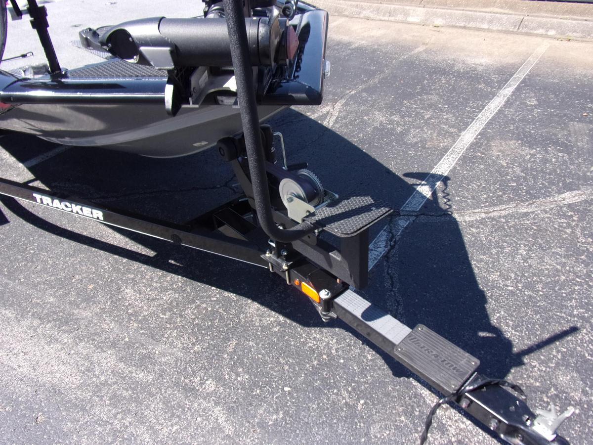Used 2016 Tracker 175 TXW