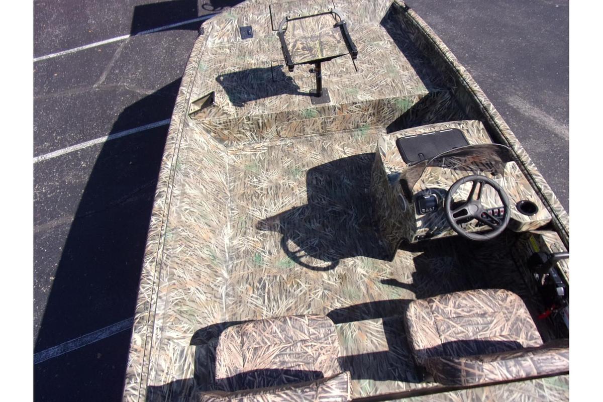 2025 SeaArk Phantom 20 XV Side Console