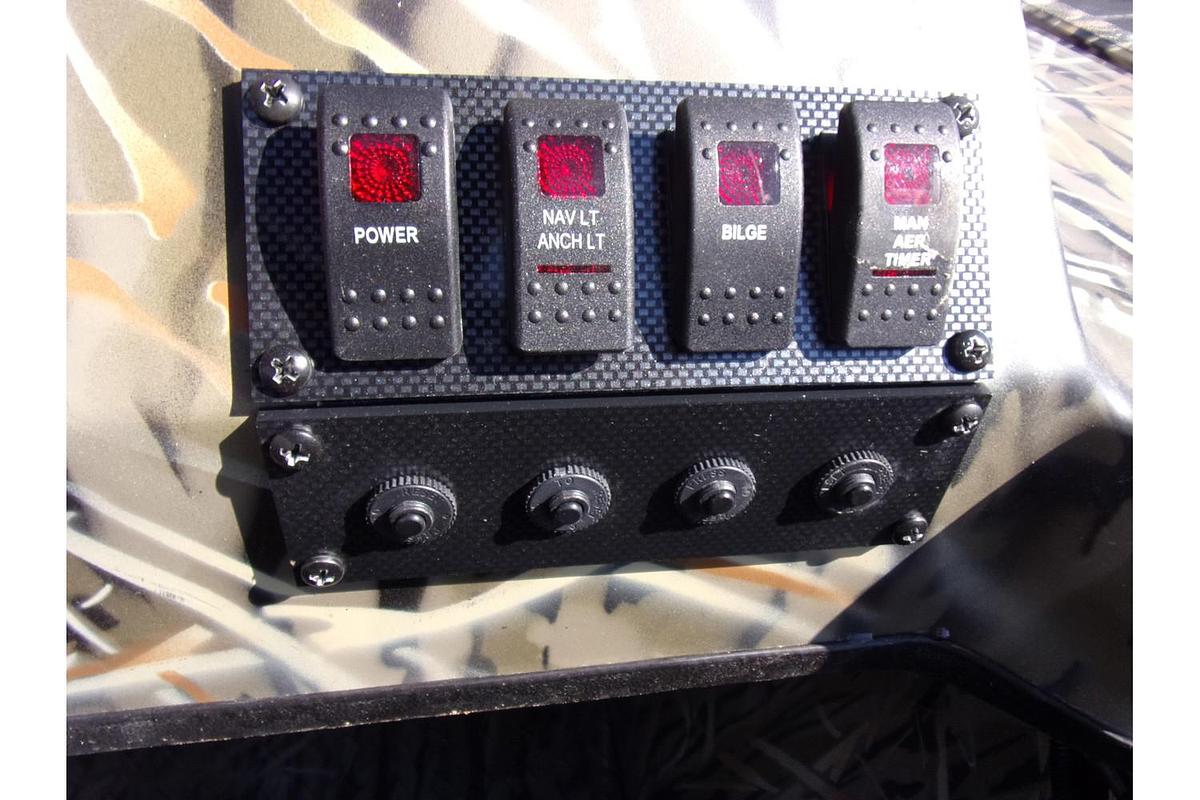 2025 SeaArk Phantom 20 XV Side Console