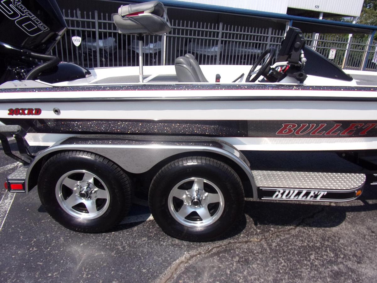 Used 2017 Bullet 20 XRD - with Spot Lock, turret pole, 3 units, Livescope and more