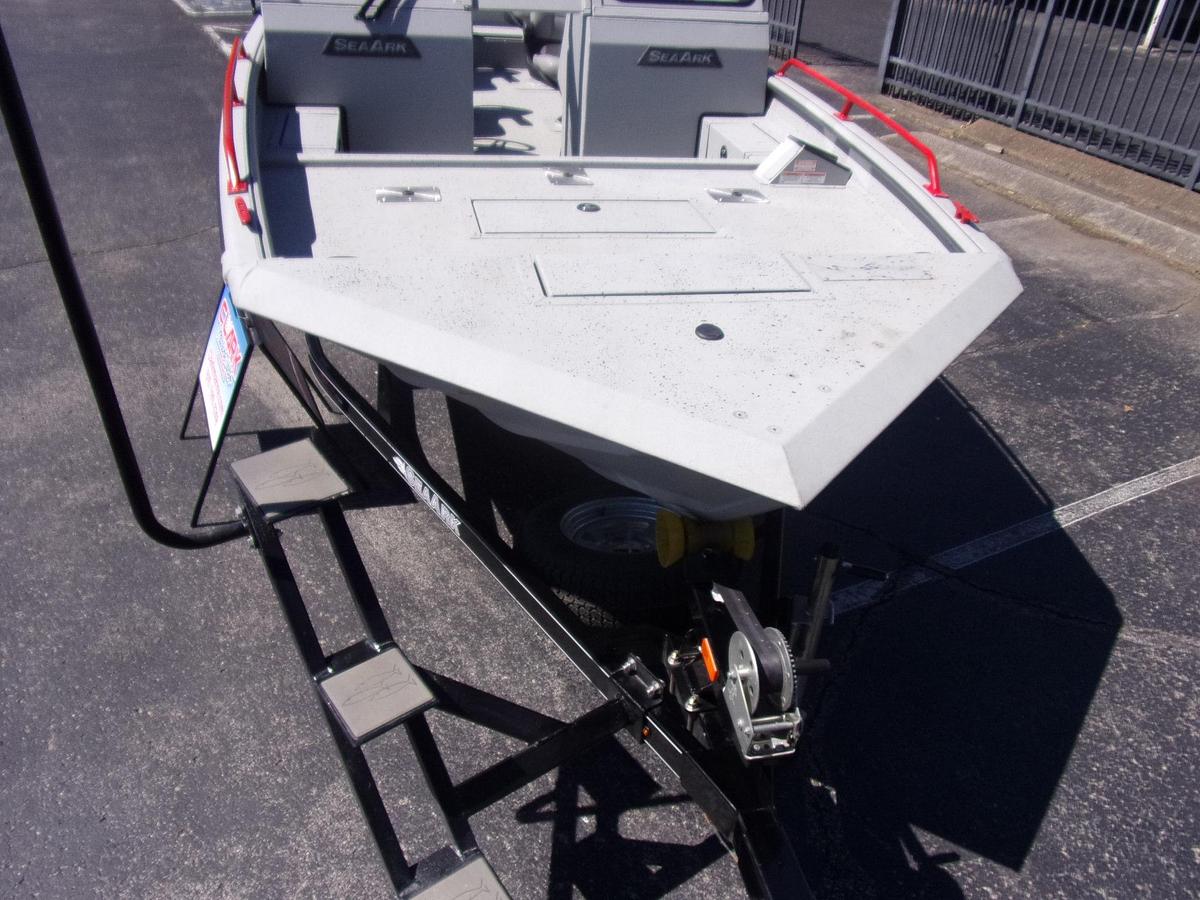 Used 2025 SeaArk Pro Cat 240