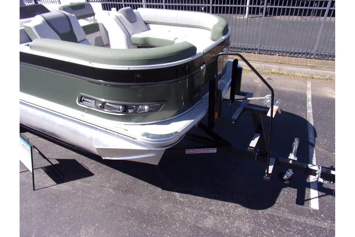 2025 Avalon Catalina 23' Quad Lounger Shift triple log with a Mercury 250 Pro XS