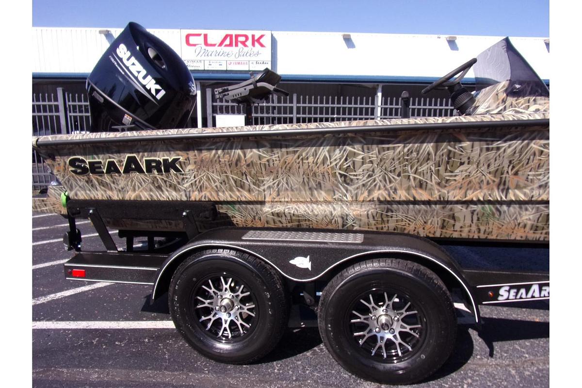 2025 SeaArk Phantom 20 XV Side Console