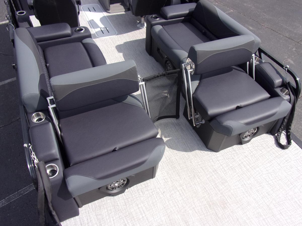 2026 Avalon 23 LSZ Quad Lounger Shift triple log with Suzuki DF 250 SS 4-stroke