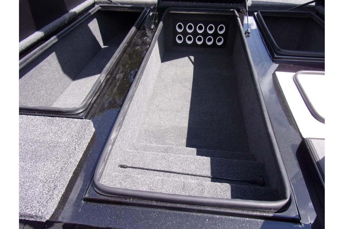 2026 Vexus AVX 2100 Blackout