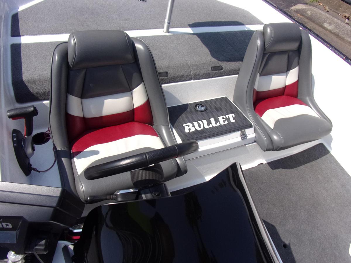 Used 2017 Bullet 20 XRD - with Spot Lock, turret pole, 3 units, Livescope and more