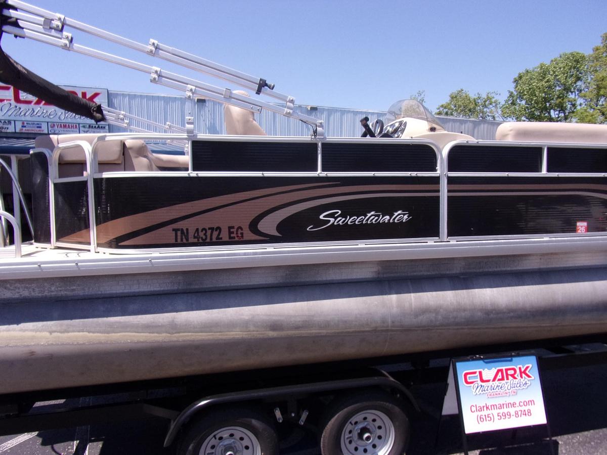 Used 2014 Sweetwater 2086 with Yamaha F90