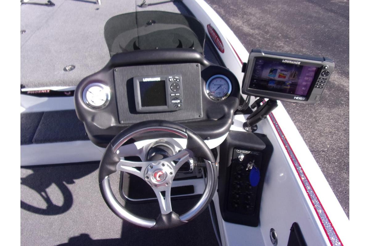 Used 2018 Phoenix Boats 618 Pro - like new with only 20 hours!