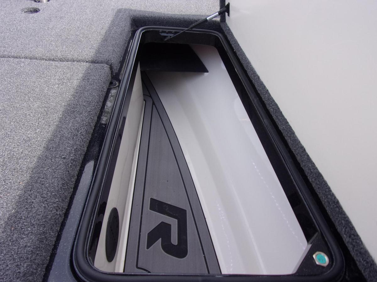 Used 2024 Ranger Z 521 R Ranger Cup with POINT 1 engine hour (not 1 hr - point 1 hr)!