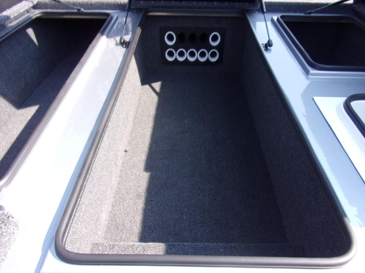 2027 Vexus AVX 1980