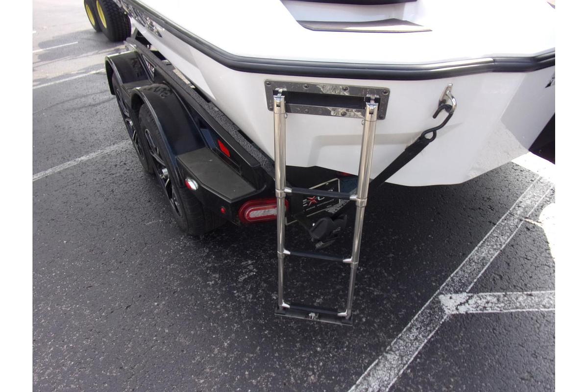 2020 Vexus Vexus VX20 with only 30 HOURS!