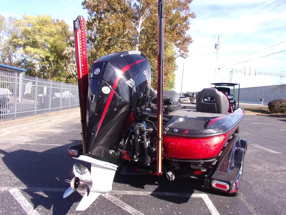Used 2019 Nitro Z 19 with 200 4-stroke, Spot Lock, 10' Blades, 3 H'Bird units