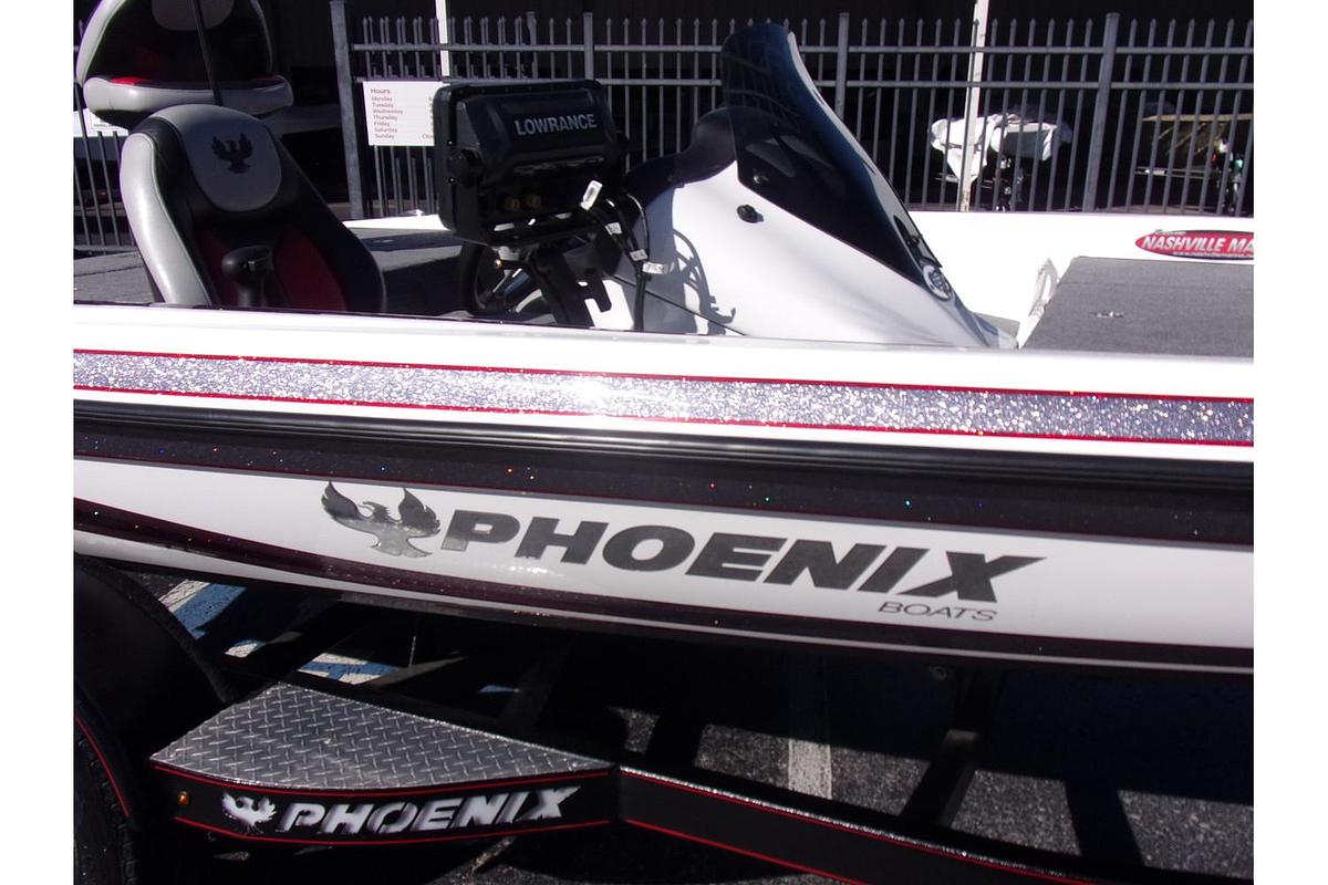 Used 2018 Phoenix Boats 618 Pro - like new with only 20 hours!