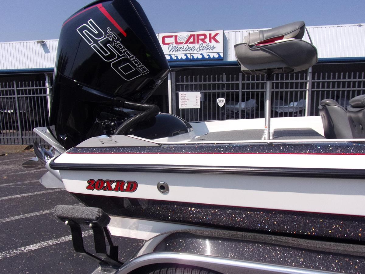 Used 2017 Bullet 20 XRD - with Spot Lock, turret pole, 3 units, Livescope and more