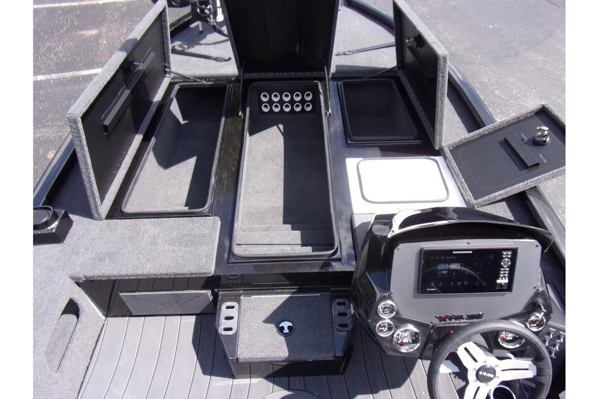 2026 Vexus AVX 2100 Blackout