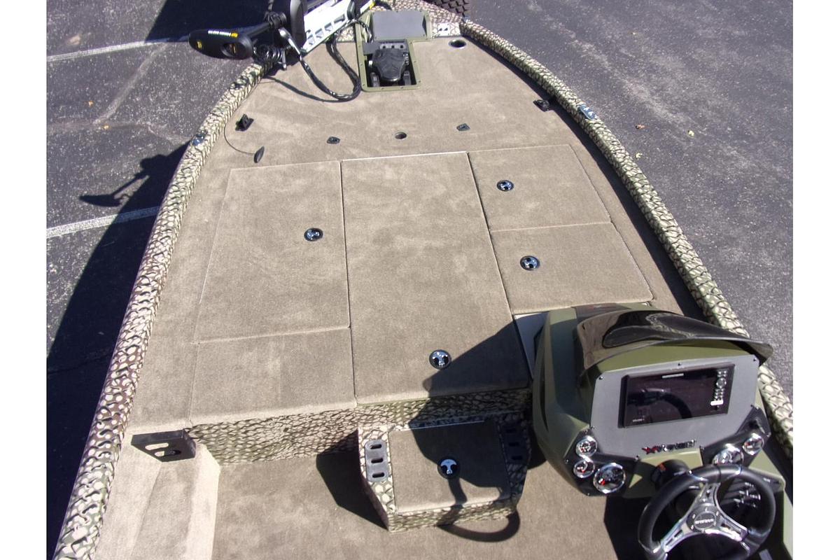 2026 Vexus AVX 1880 with Hex Vex camo