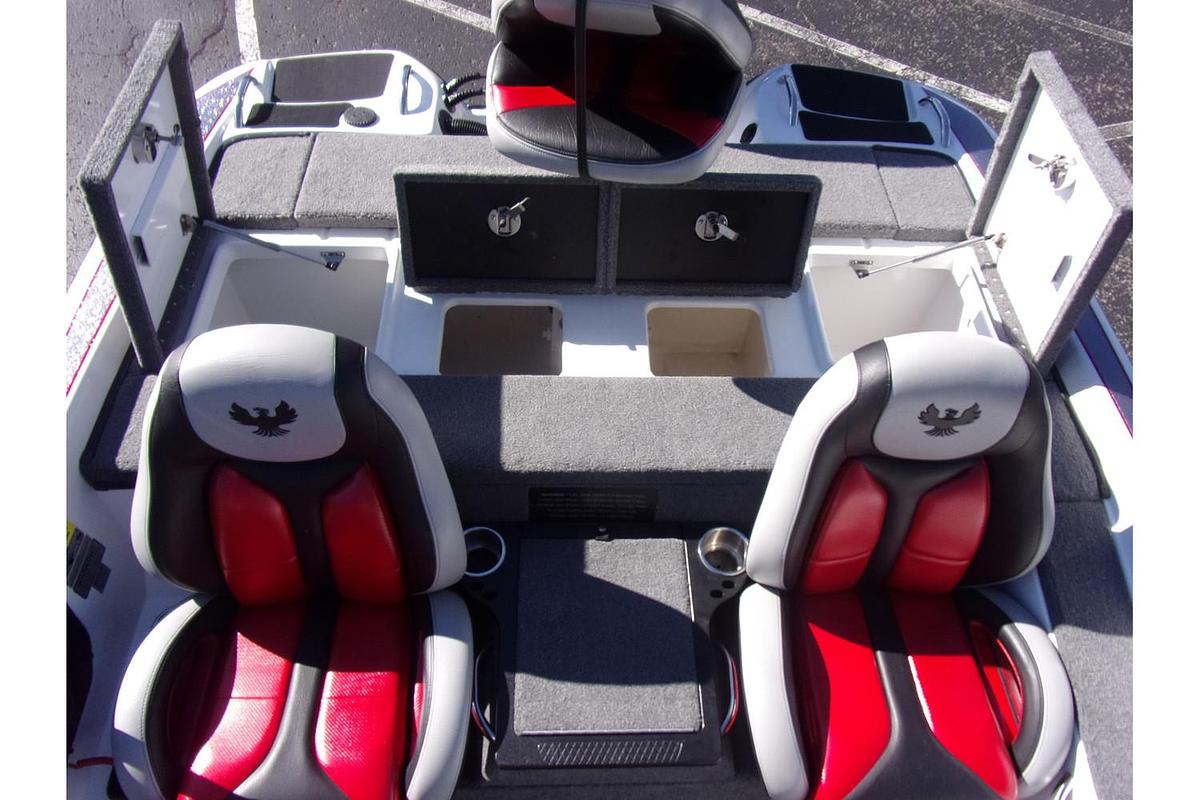 Used 2018 Phoenix Boats 618 Pro - like new with only 20 hours!