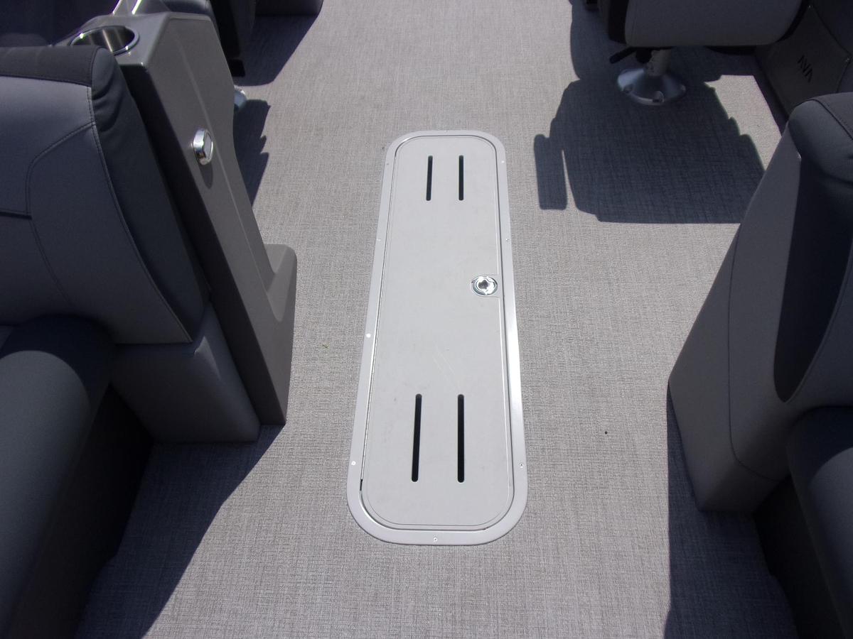 2026 Avalon Venture 85 Quad triple log with trailer