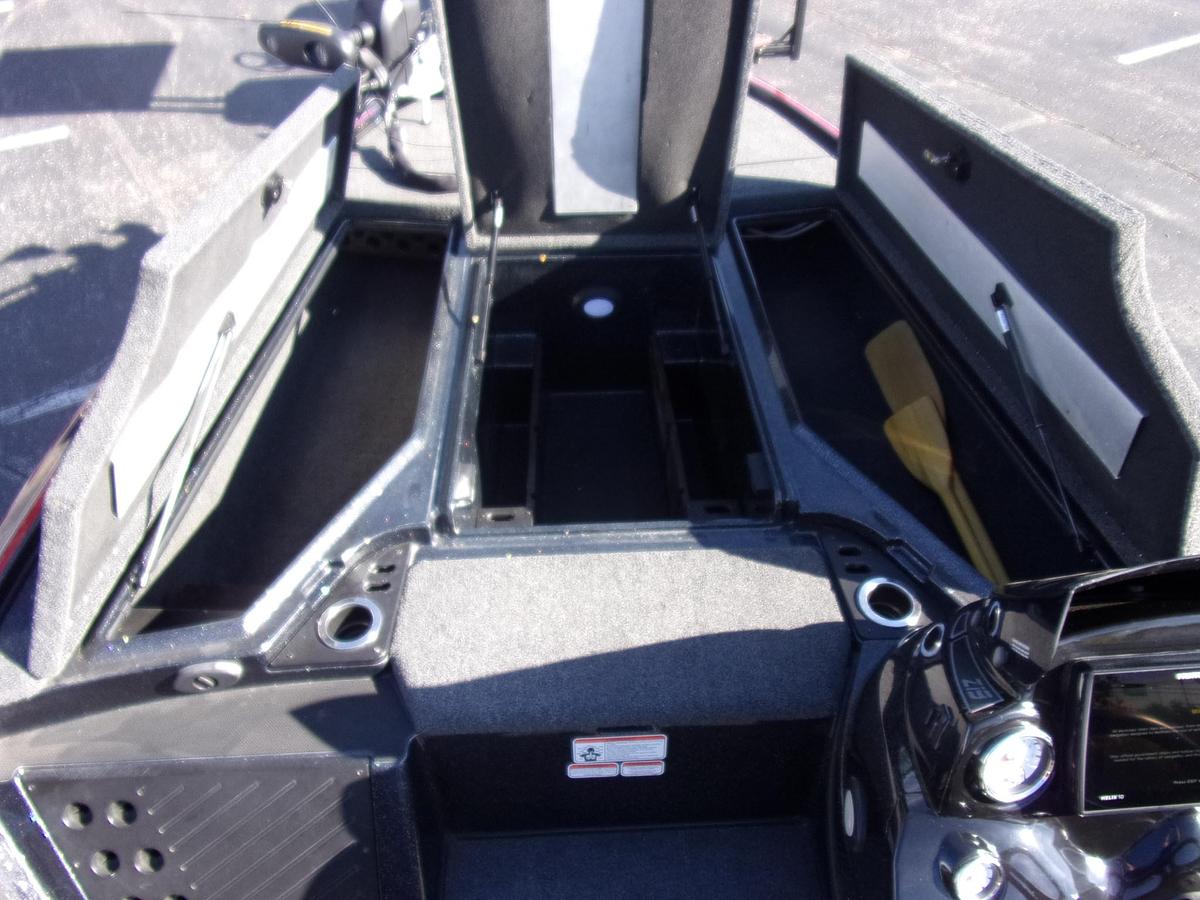 Used 2019 Nitro Z 19 with 200 4-stroke, Spot Lock, 10' Blades, 3 H'Bird units