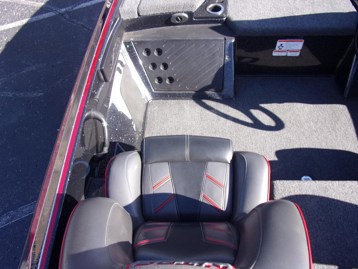 Used 2019 Nitro Z 19 with 200 4-stroke, Spot Lock, 10' Blades, 3 H'Bird units