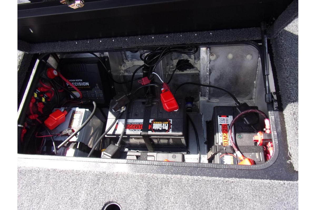 2026 Vexus AVX 2100 Blackout