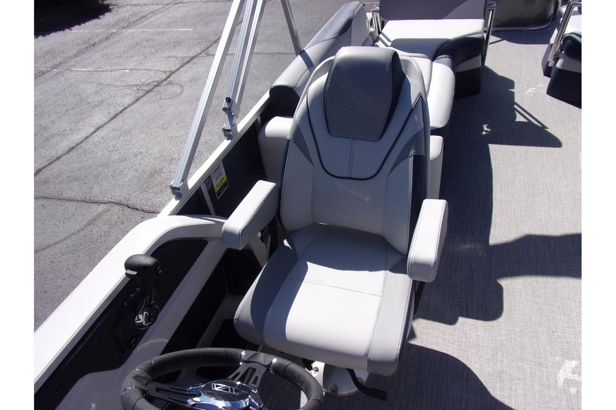 2025 Avalon 25 LSZ Quad Lounger Shift triple log with Mercury 250 Pro XS 4-stroke