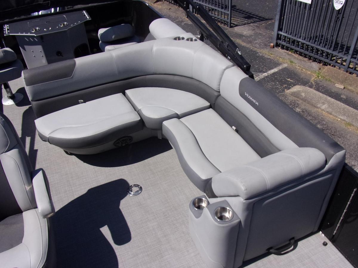 Used 2024 Veranda VF22F4 triple log with Yamaha F 150 LC and trailer