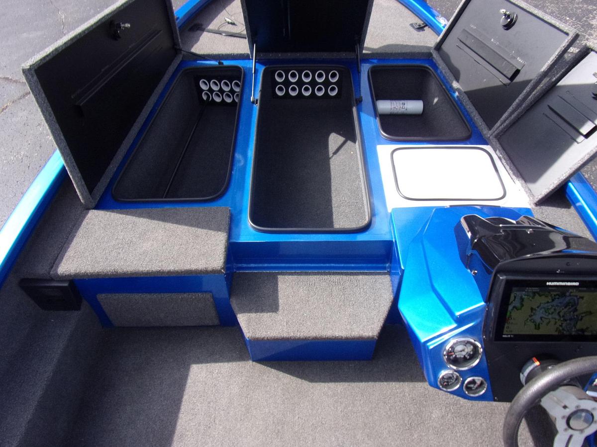 Used 2020 Vexus AVX 2080 with Mercury 200 L Pro XS 4-stroke with only 130 hours