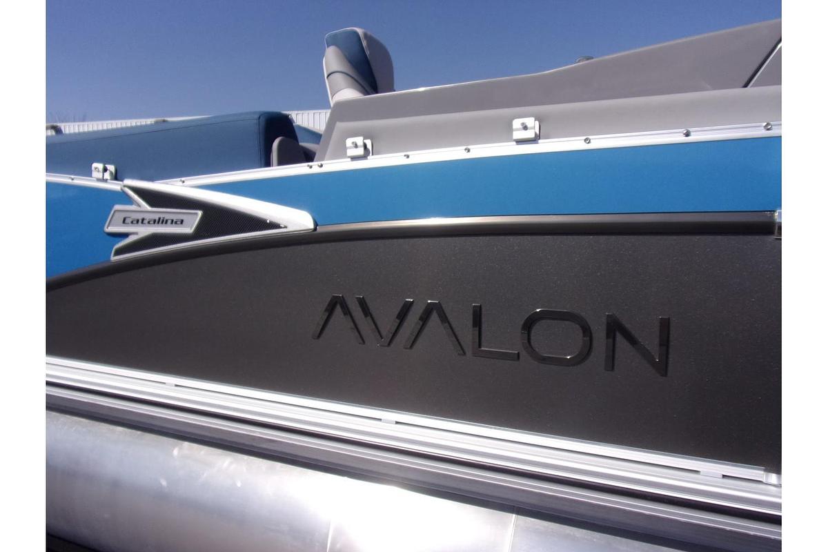 2025 Avalon Catalina 23' Quad Lounger triple log with Suzuki 250