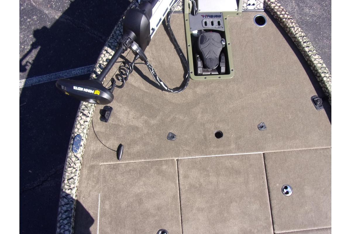 2026 Vexus AVX 1880 with Hex Vex camo