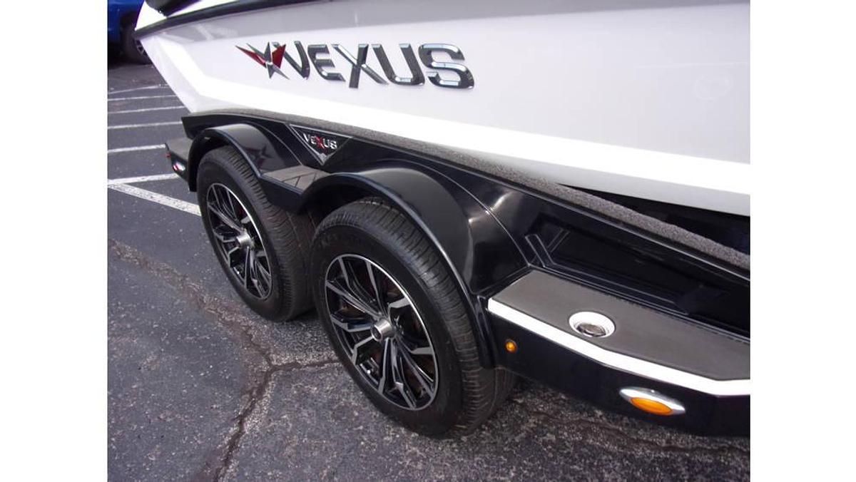 Used 2020 Vexus VX20 with only 30 HOURS!