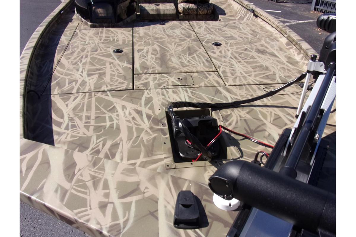 2025 Crestliner XF 189